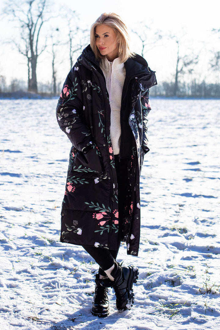 ROSA – Zimowa Kurtka z Subtelnym Kwiatowym Wzorem