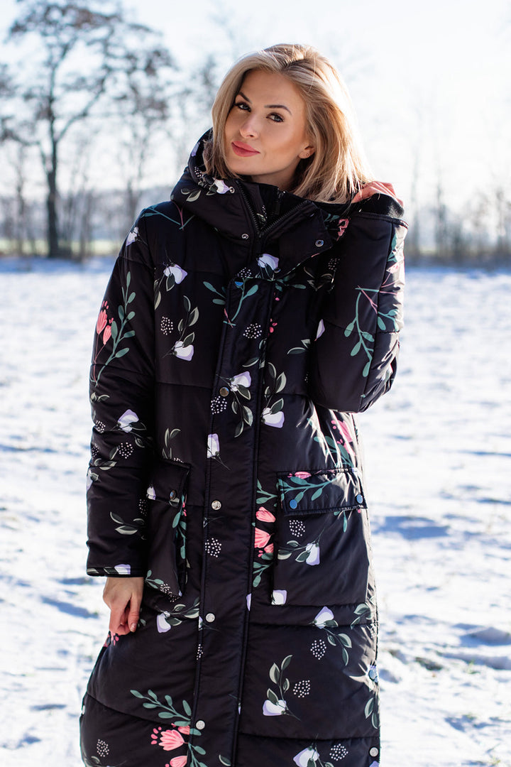 ROSA – Zimowa Kurtka z Subtelnym Kwiatowym Wzorem