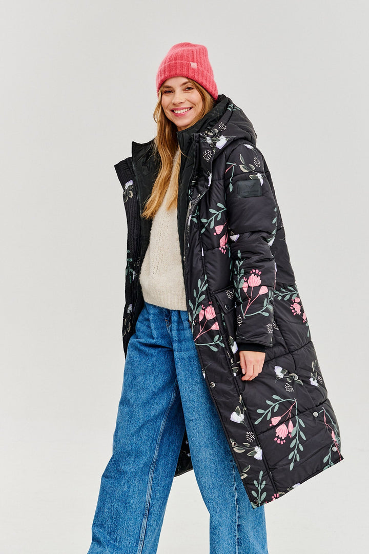 ROSA – Zimowa Kurtka z Subtelnym Kwiatowym Wzorem