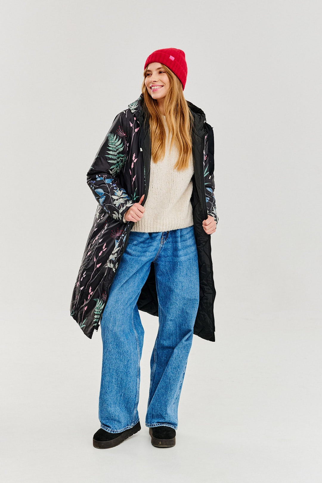 ROSA – Zimowa Kurtka z Subtelnym Kwiatowym Wzorem